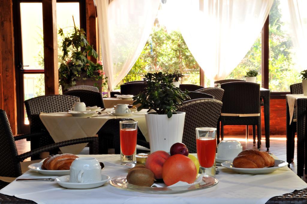 Hotel Ferro Di Cavallo Pavullo nel Frignano Luaran gambar
