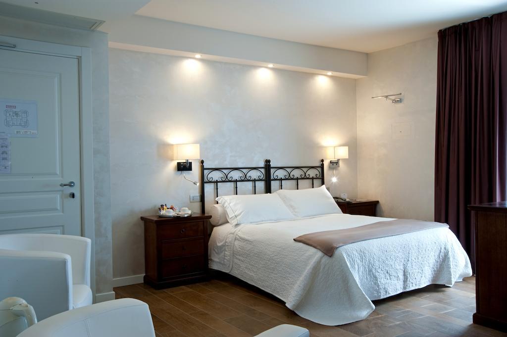 Hotel Ferro Di Cavallo Pavullo nel Frignano Bilik gambar